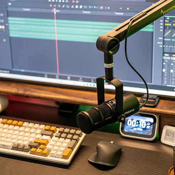 Supreme Sound Quality Podcasting Equipment Bundle - Image 3